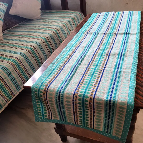 Multicolor_Premium_Jacquard_Fabric_Table_Runner