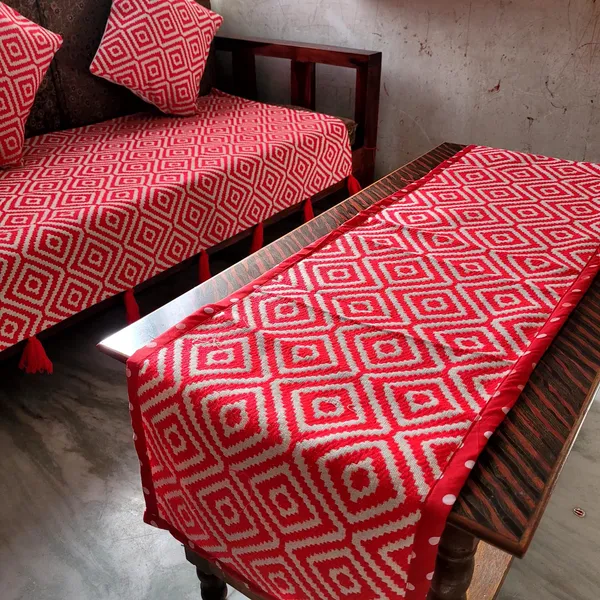 Multicolor_Premium_Jacquard_Fabric_Table_Runner
