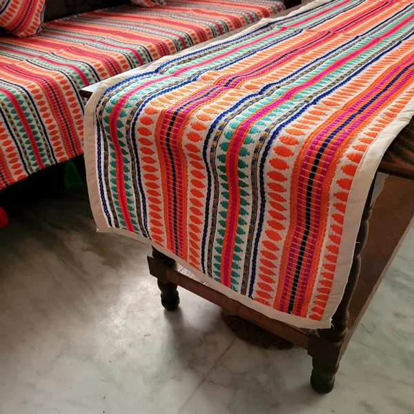 Multicolor_Premium_Jacquard_Fabric_Table_Runner