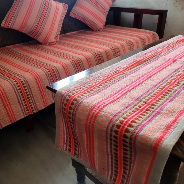 Multicolor_Premium_Jacquard_Fabric_Table_Runner