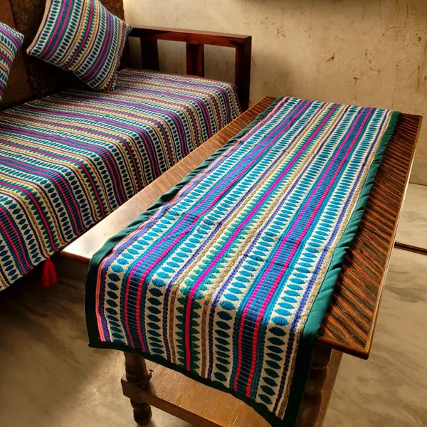 Multicolor_Premium_Jacquard_Fabric_Table_Runner