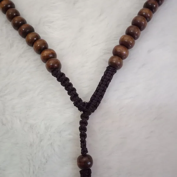 Handmade_Ebony_Dark_Wood_Rosary_Bead_Necklace_With_Cross_Unisex