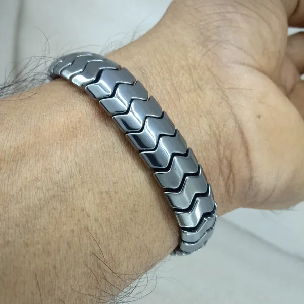 Hematite_Chevron_Arrow_Beaded_Elastic_Bracelet_For_Men