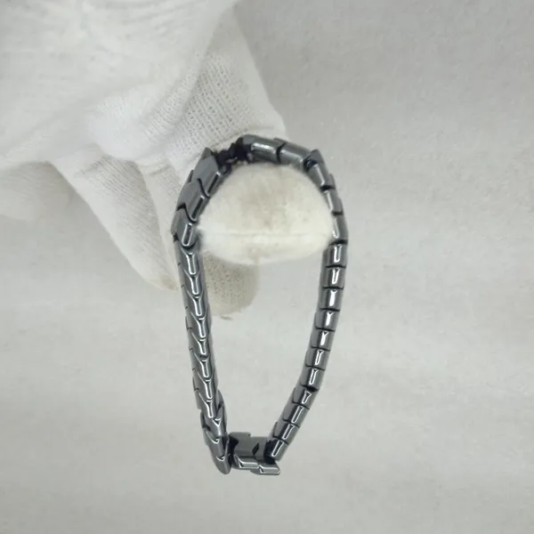 Hematite_Chevron_Arrow_Beaded_Elastic_Bracelet_For_Men
