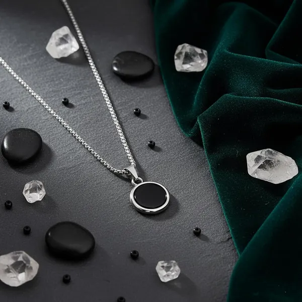 Stainless_Steel_Black_Stone_Circle_Pendant_With_Rolo_Chain_For_Men_Anti_Tarnish_Necklace