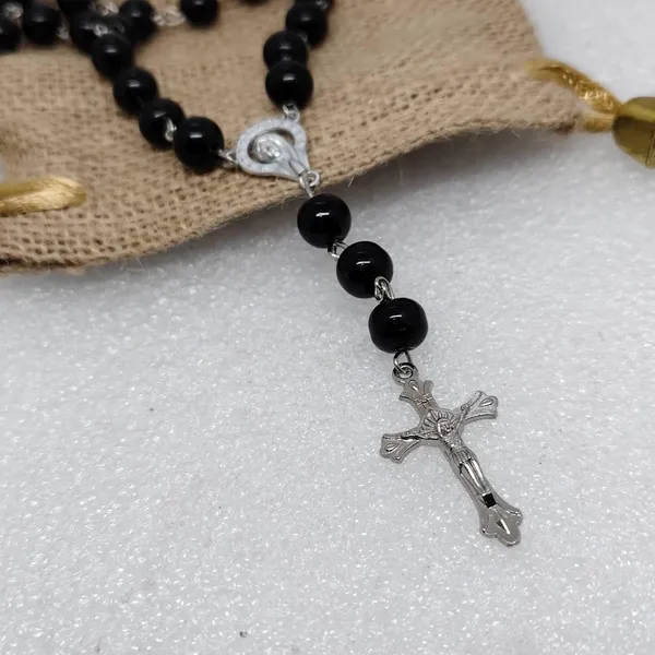 Black_Glass_Bead_Rosary_Necklace_With_Cross_Pendant_Unisex
