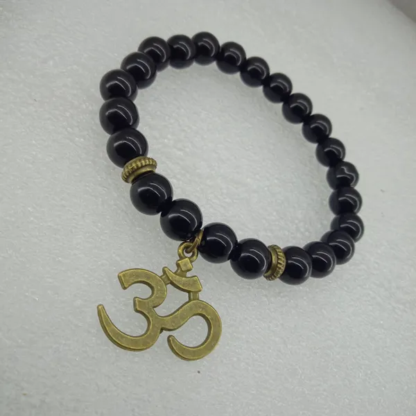 Black_Onyx_Om_Charm_Bracelet_For_Men_And_Women_Antique_Gold_Om_Aum_Pendant_Stretchable_Spiritual_Wrist_Mala_Natural_Stone_Healing_Protection_Bracelet_Yoga_Meditation_Jewellery