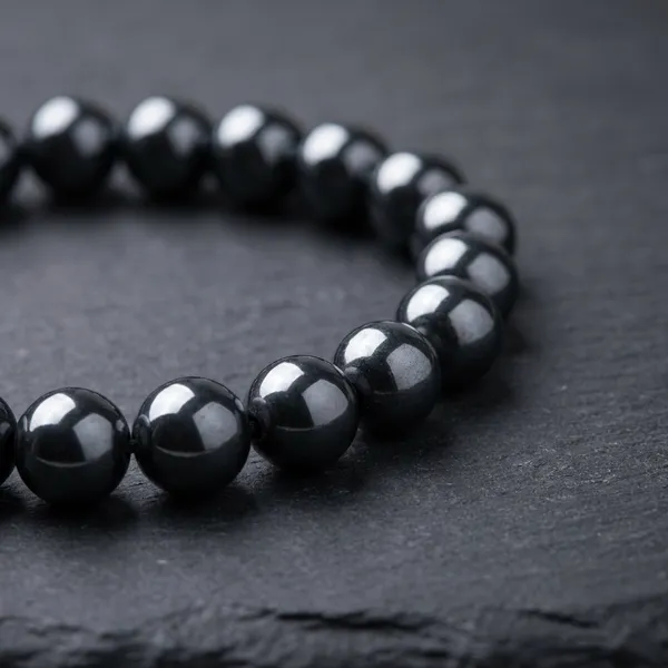 Natural_Hematite_Magnetic_Crystal_Healing_Beaded_Stretch_Gunmetal_Bracelet_For_Men_And_Women_Glow_In_Dark_Grounding_Healing_Crystal_Bracelet