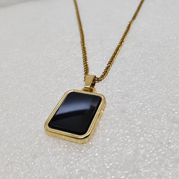Stainless_Steel_Black_Onyx_Rectangle_Pendant_Necklace_For_Women_Anti_Tarnish_Gold_Tone_Gemstone_Pendant_With_18_Inch_Snake_Chain_Elegant_Jewellery