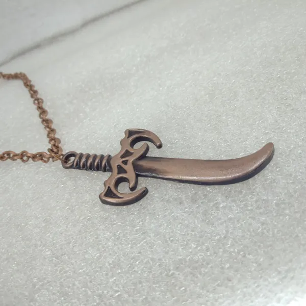 Antique_Bronze_Curved_Sword_Pendant_Necklace_And_Matching_Keychain_For_Men_And_Boys_Anti_Tarnish_Set