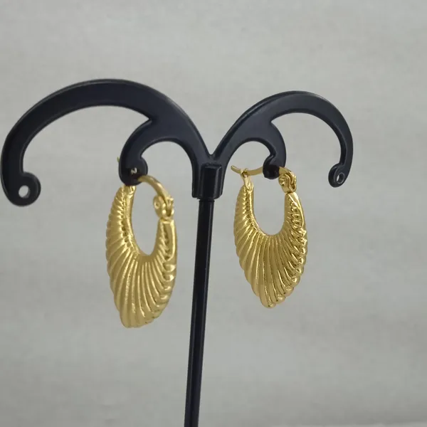 Anti_Tarnish_Gold_Plated_Earrings_Combo_For_Women_Pack_Of_3_Heart_Star_And_Textured_Hoop_Set_Western_Fashion_Jewelry