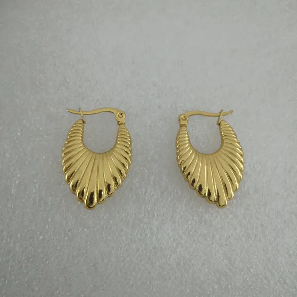Anti_Tarnish_Gold_Plated_Earrings_Combo_For_Women_Pack_Of_3_Heart_Star_And_Textured_Hoop_Set_Western_Fashion_Jewelry