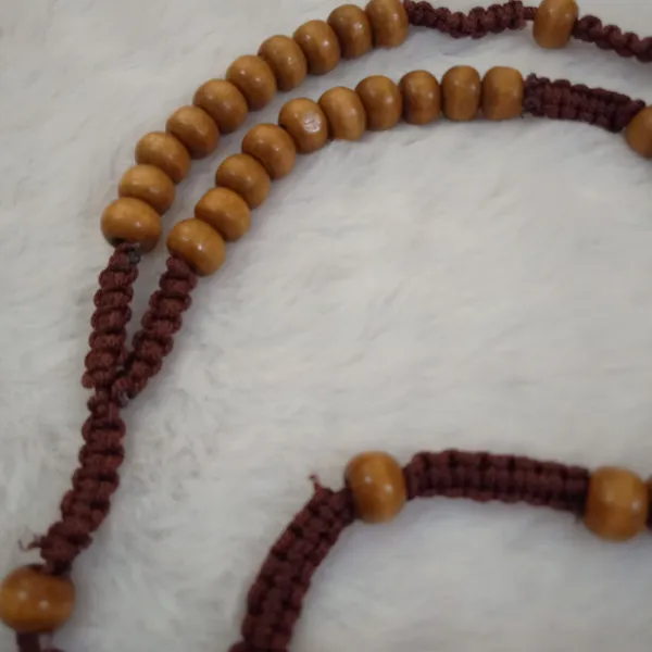 Handmade_Natural_Brown_Beechwood_Rosary_Bead_Necklace_With_Crucifix_Unisex