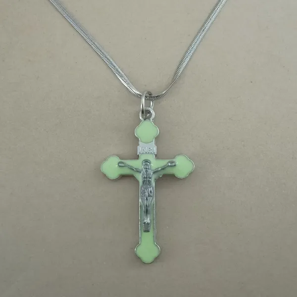 Bittrend_Jewels_Anti_Tarnish_Stainless_Steel_Glow_In_The_Dark_Inri_Crucifix_Pendant_Necklace_For_Women_Luminous_Jesus_Cross_With_Chain