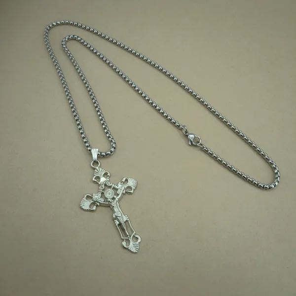 Silver_Stainless_Steel_Baroque_Filigree_Crucifix_Pendant_Necklace_For_Men