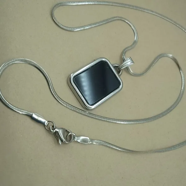Stainless_Steel_Black_Onyx_Stone_Rectangular_Pendant_With_Chain_For_Women_Anti_Tarnish_Necklace