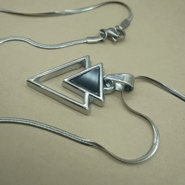 Geometric_Black_Onyx_Dual_Triangle_Pendant_For_Women_/_Girls_Anti_Tarnish_Stainless_Steel_Modern_Style_Necklace