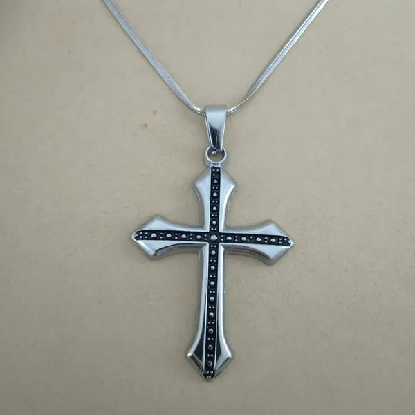Anti_Tarnish_Stainless_Steel_Cross_Pendant_Necklace_For_Women_Silver_Tone_Gothic_Cross_With_Oxidised_Black_Detail_And_Snake_Chain