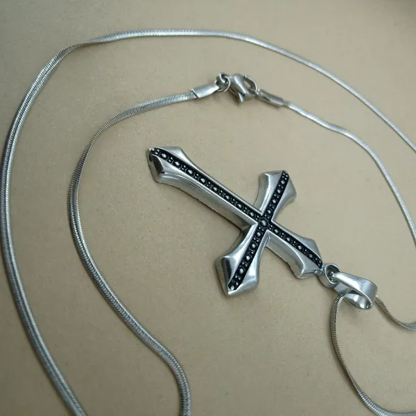 Anti_Tarnish_Stainless_Steel_Cross_Pendant_Necklace_For_Women_Silver_Tone_Gothic_Cross_With_Oxidised_Black_Detail_And_Snake_Chain