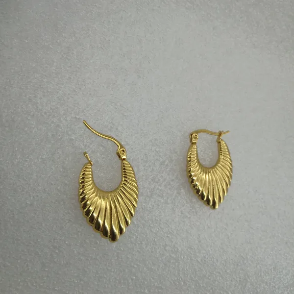 Anti_Tarnish_Gold_Plated_Earrings_Combo_For_Women_Pack_Of_3_Heart_Star_And_Textured_Hoop_Set_Western_Fashion_Jewelry