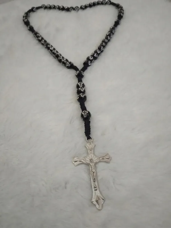 Handmade_Black_Acrylic_Cross_Engraved_Rosary_Necklace_With_Crucifix_Unisex