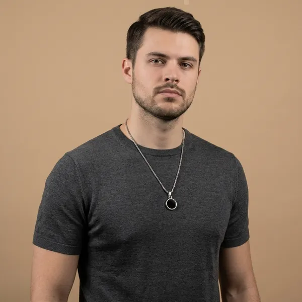 Stainless_Steel_Black_Stone_Circle_Pendant_With_Rolo_Chain_For_Men_Anti_Tarnish_Necklace