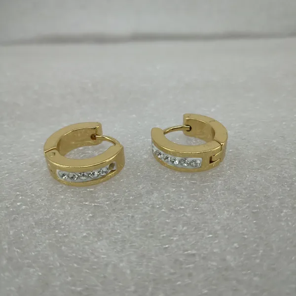 Anti_Tarnish_Stainless_Steel_Gold_And_Silver_Plated_Huggie_Hoop_Earrings_Combo_Pack_For_Women