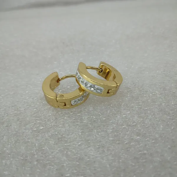 Anti_Tarnish_Stainless_Steel_Gold_And_Silver_Plated_Huggie_Hoop_Earrings_Combo_Pack_For_Women