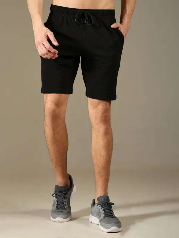 Black_Cotton_Shorts_For_Men