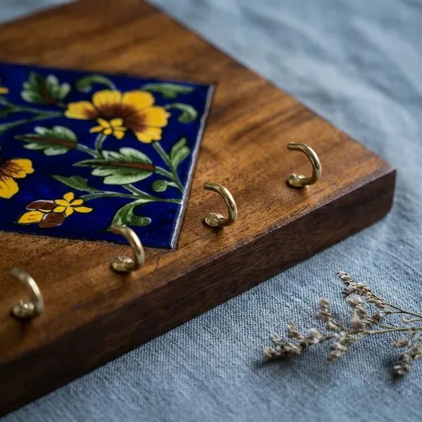 Arnica_Keyholder_-_Tile_&_Wood_Key_Holders_For_Home_Decor