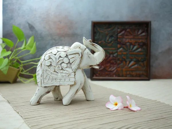 Decorative_Wooden_Elephant_-_White