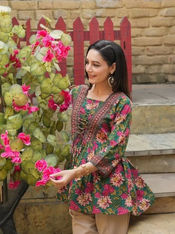 Green_Viscose_Rayon_Floral_Print_Regular_Flared_Kurta_For_Women