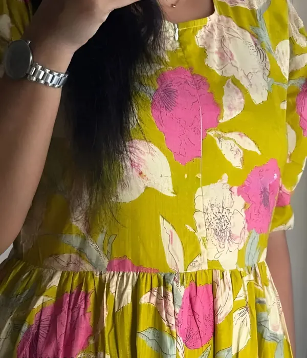 Yellow_Cotton_Blend_Floral_Print_Regular_Gown_For_Women