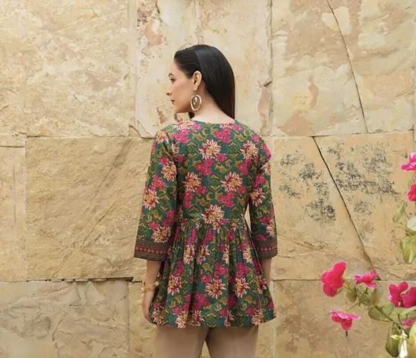 Green_Viscose_Rayon_Printed_Regular_Tunic_For_Women