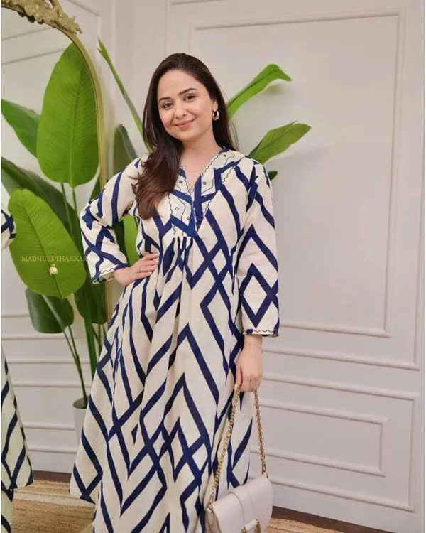 Blue_And_Beige_Viscose_Rayon_Striped_Regular_Kurta_Palazzo_Set_For_Women