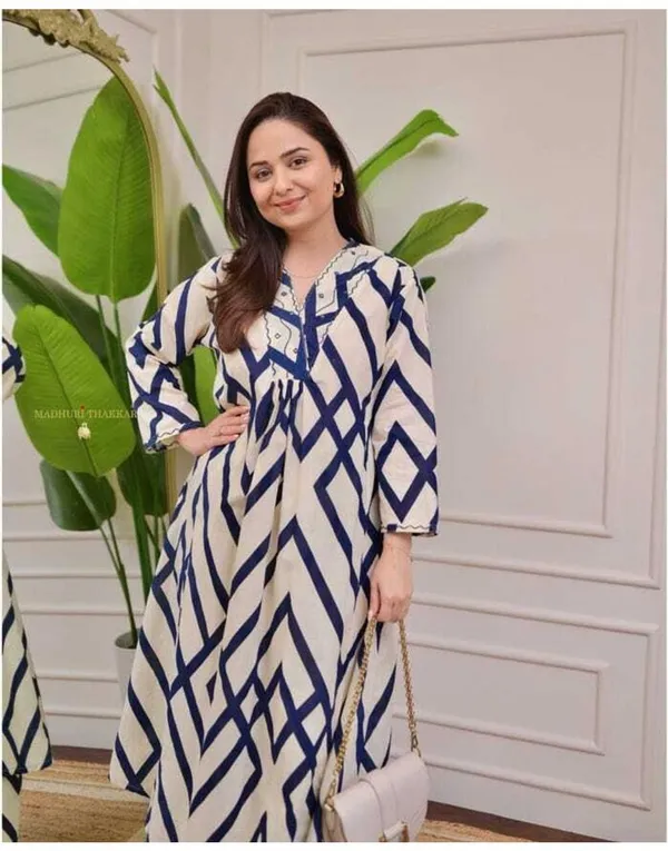 Green_and_Blue_Viscose_Rayon_Printed_Regular_Kurta_Set_and_Night_Suit_Set_For_Women