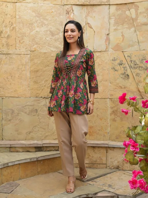 Green_Viscose_Rayon_Printed_Regular_Tunic_For_Women