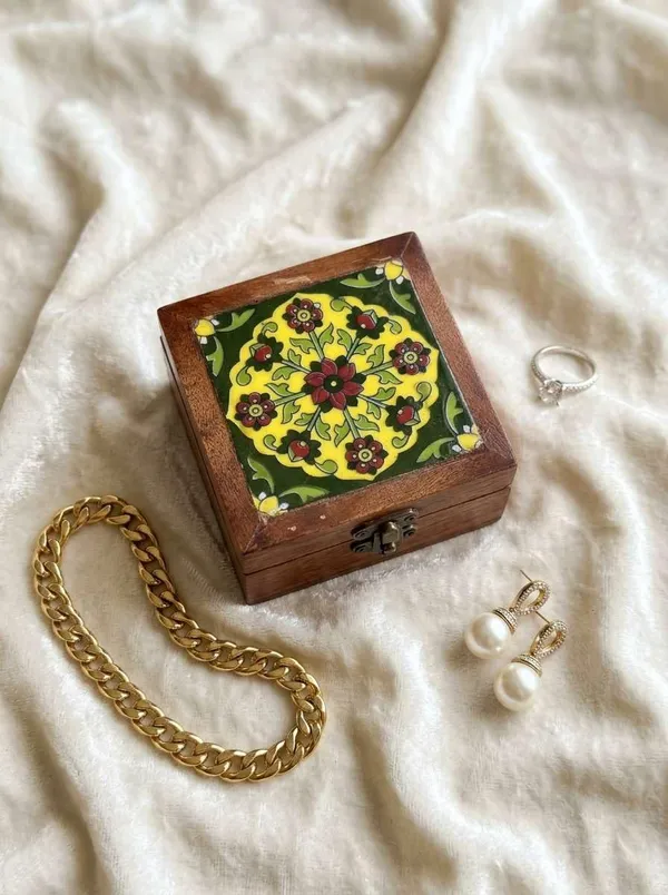Wooden_Blue_Pottery_Storage_Box