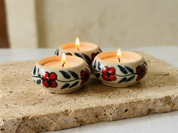 Blue_Pottery_Tealight_Candle_Holder_With_Candles