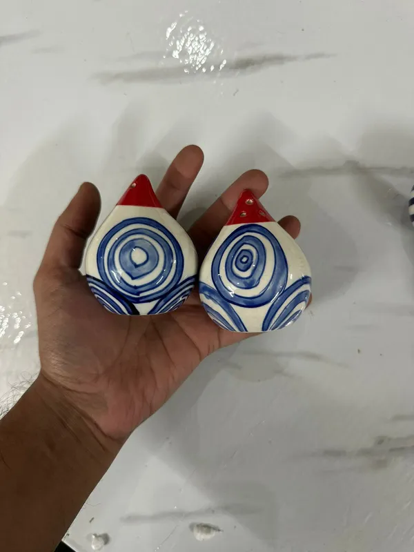 Multicolor_Premium_Orra_Ceramic_Salt_&_Pepper_Sprinkle_Set_Of_2
