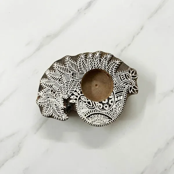 Beige_Premium_The_Mayura_Plume_Block_Print_Candle