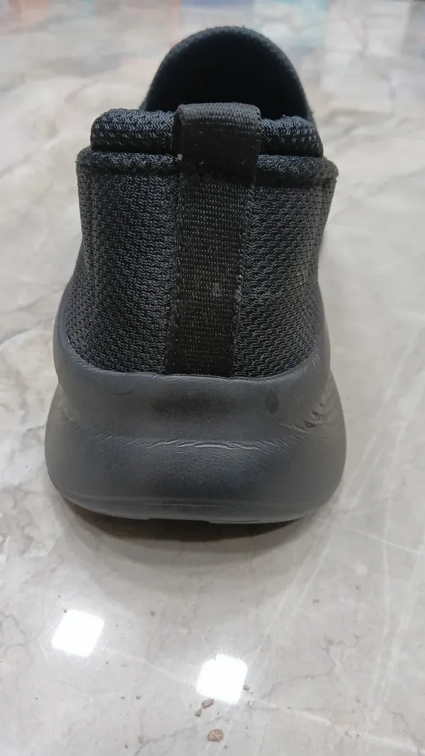 Charcoal_Grey_Mesh_And_Synthetic_Running_Shoes_For_Men