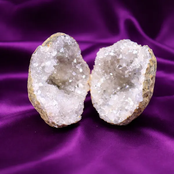 Transparent_Natural_Clear_Quartz_Crystal_Cluster_Crystal_Cave_For_Unisex