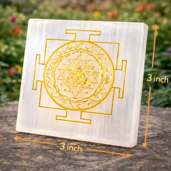 White_&_Gold_Natural_Selenite_With_Printed_Shri_Yantra_Plate_For_Unisex