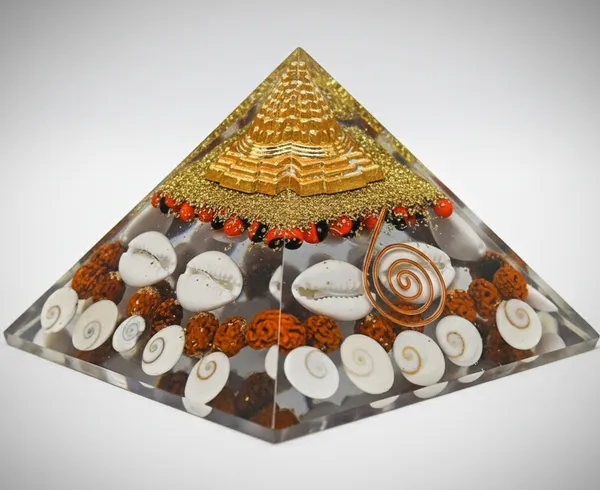 Multicolor_Pyramid_Gomati_Chakra_And_Golden_Temple_Big_For_Unisex