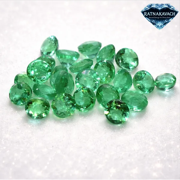 Rich_Green_Natural_Emerald_(Beryl_Mineral)_Gem_Emerald_For_Unisex