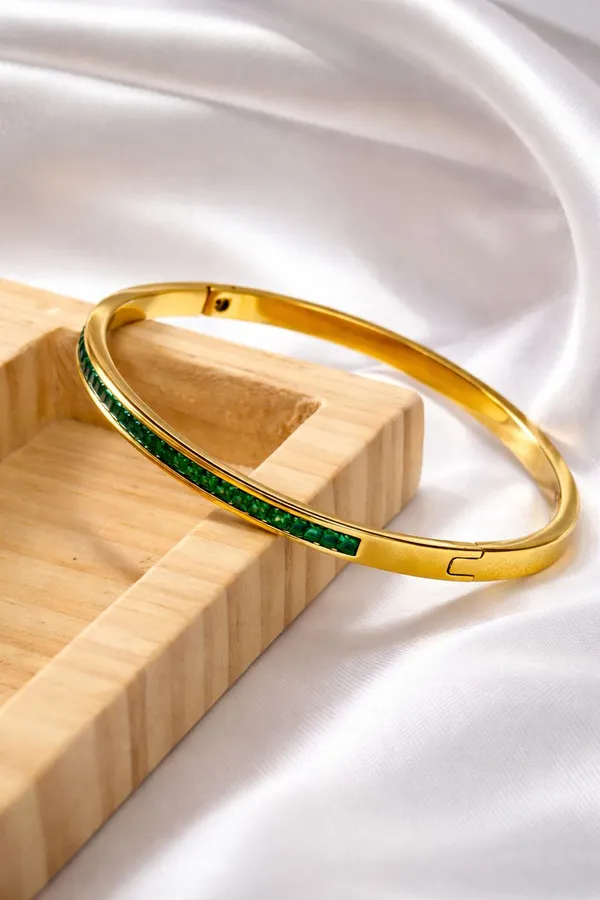 Gold_And_Green_Stone_Kada_For_Women