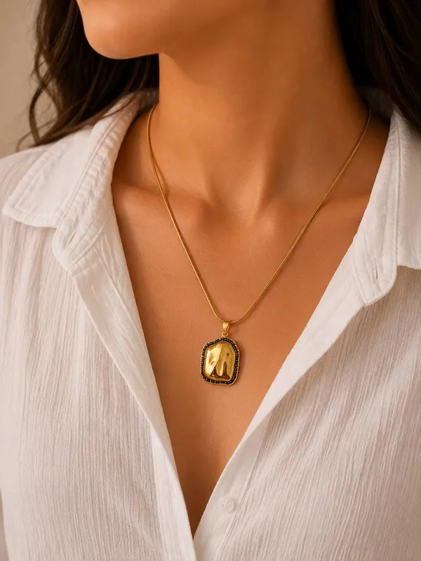 Aura_Frame_Necklace