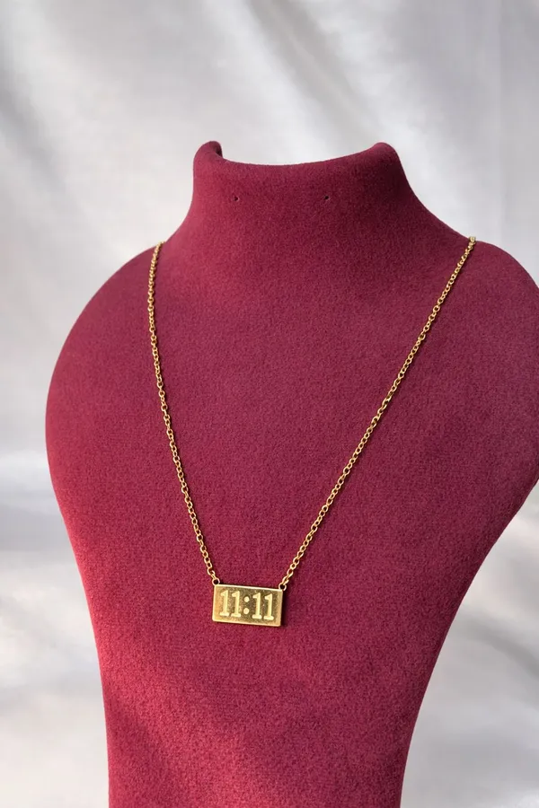 Gold_Emerald_Teardrop_Pendant_Necklace_For_Women_Combo_Pack_Of_2