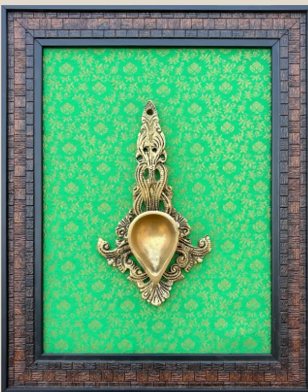 Green_3D_Decorative_Brass_Spoon_With_Ornate_Handle_Traditional_Design_Wall_Art_Piece
